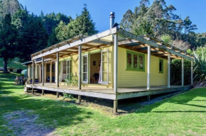 Back of Beyond Cottage - Lake Rotoehu Holiday Home